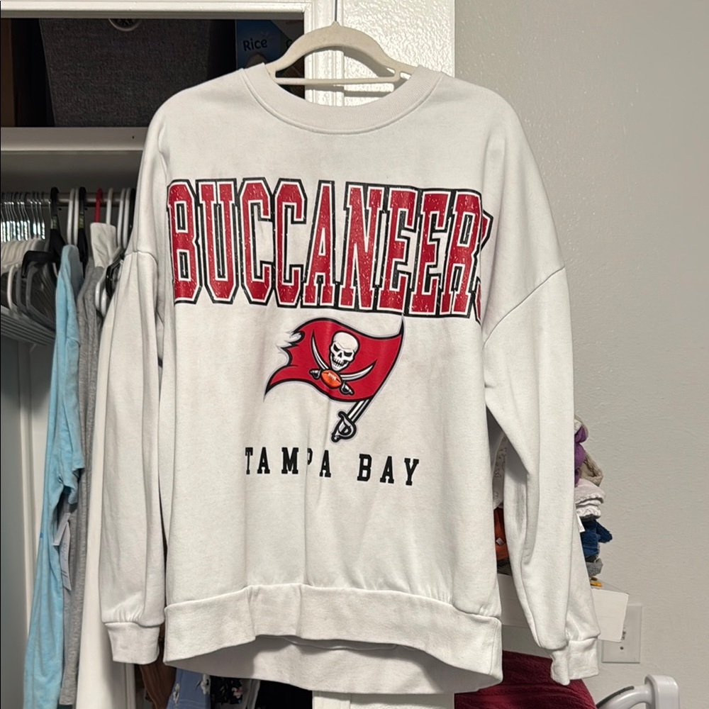 Tampa Bay Buccaneers White Sweater